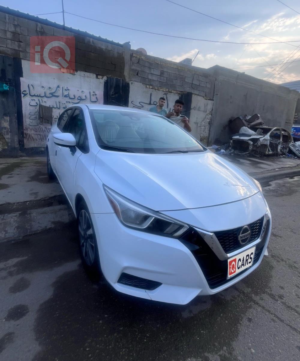 نيسان فيرسا